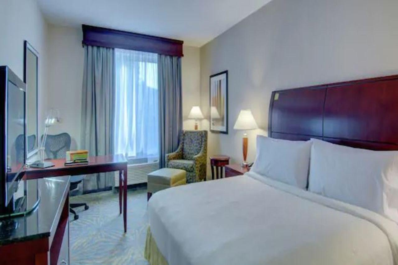 Hilton Garden Inn Norwalk Esterno foto