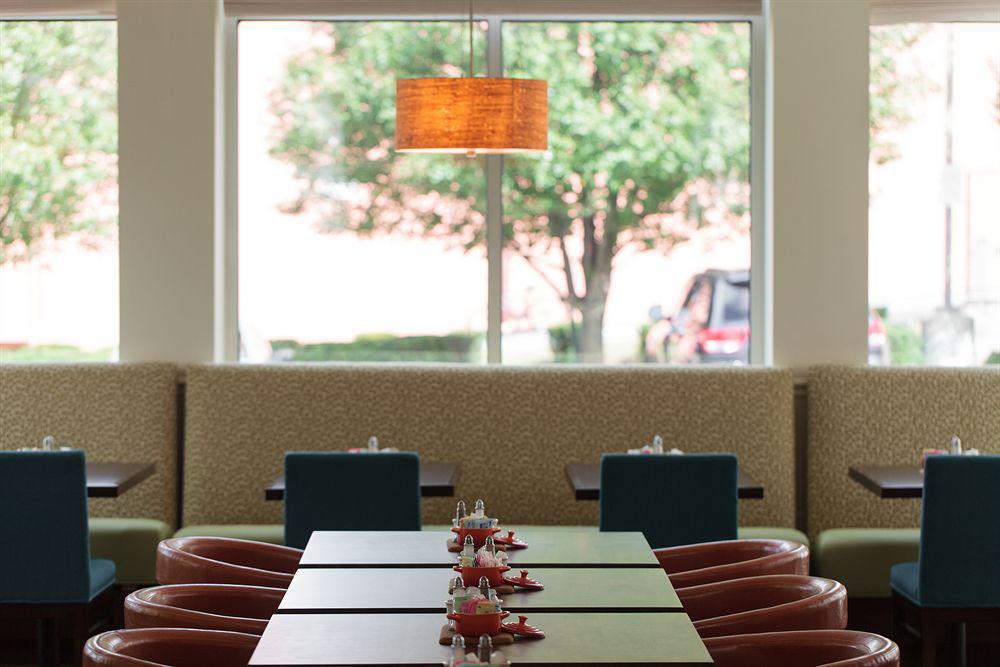 Hilton Garden Inn Norwalk Esterno foto