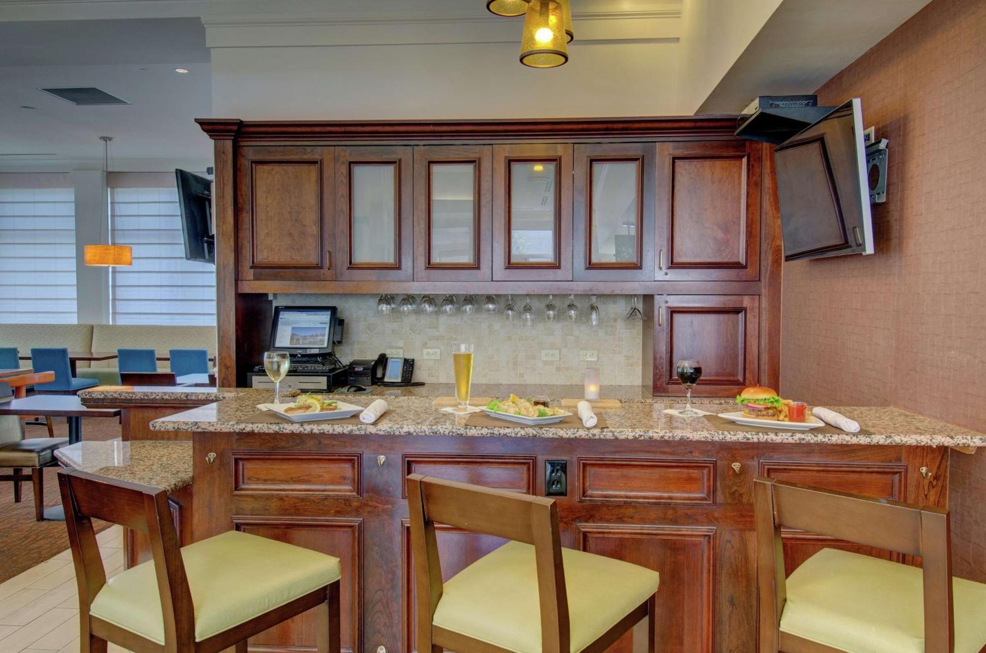 Hilton Garden Inn Norwalk Esterno foto