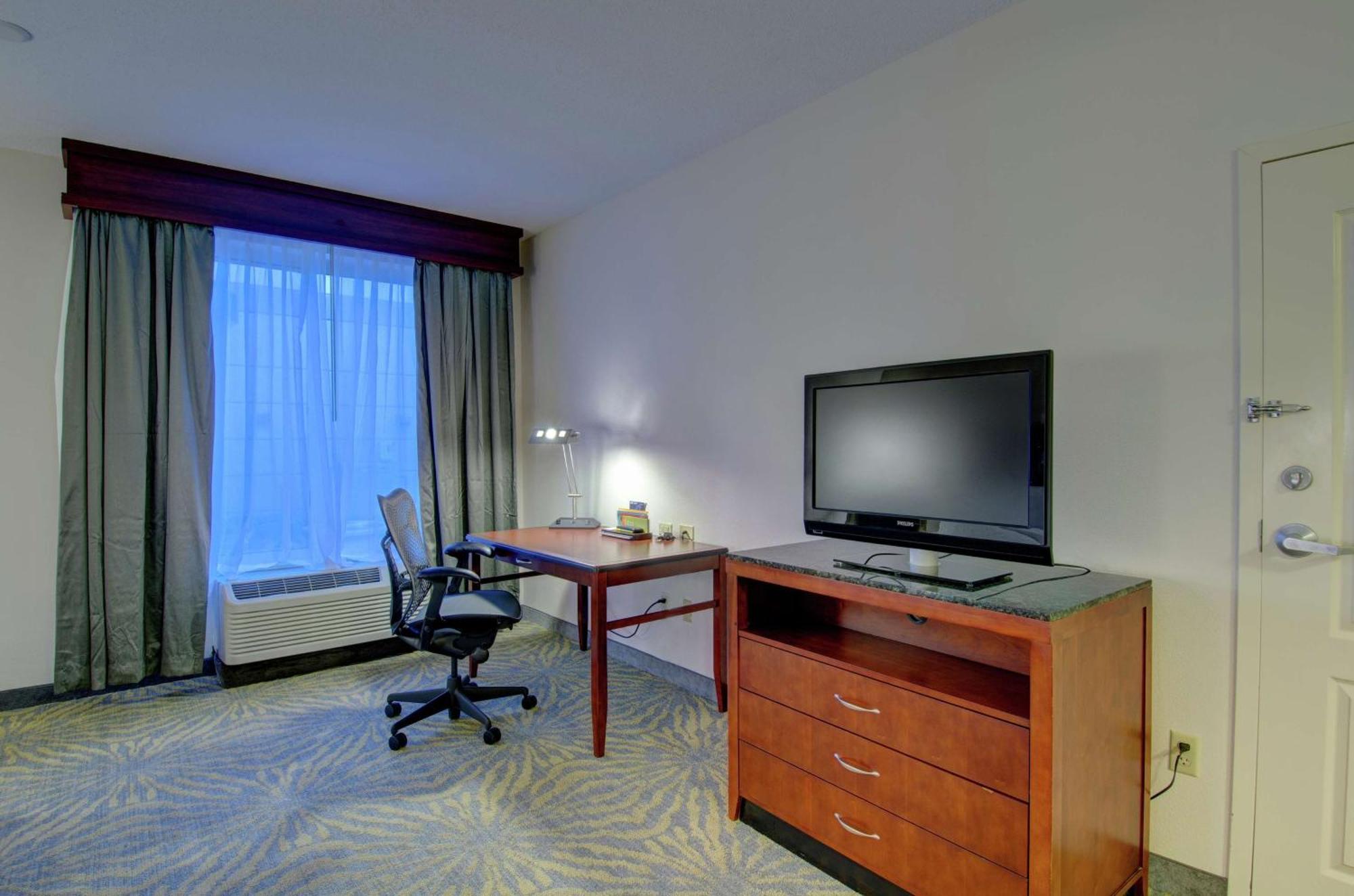 Hilton Garden Inn Norwalk Esterno foto