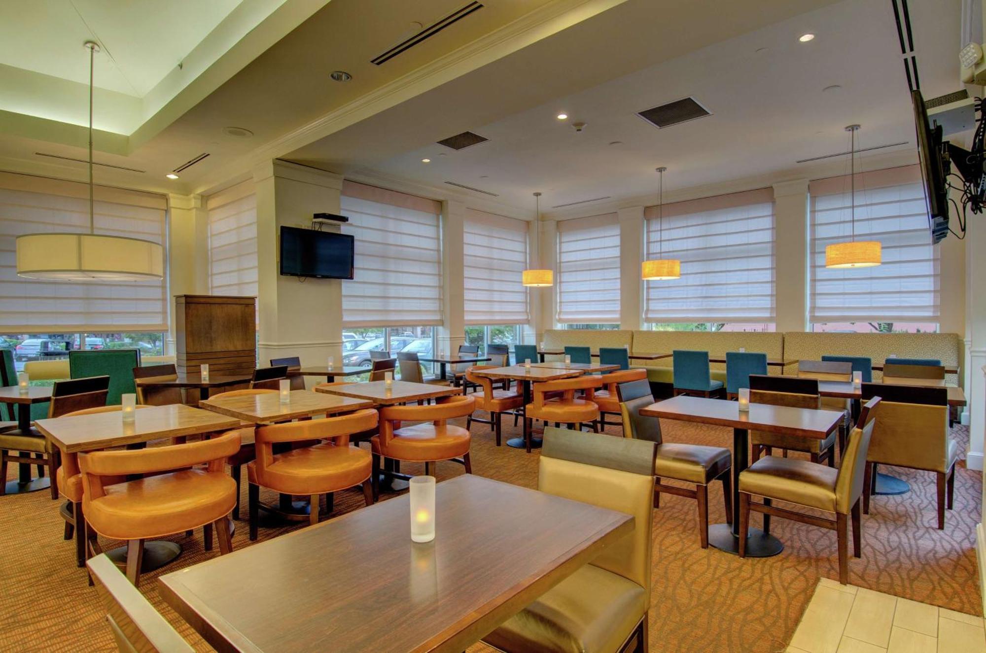 Hilton Garden Inn Norwalk Esterno foto
