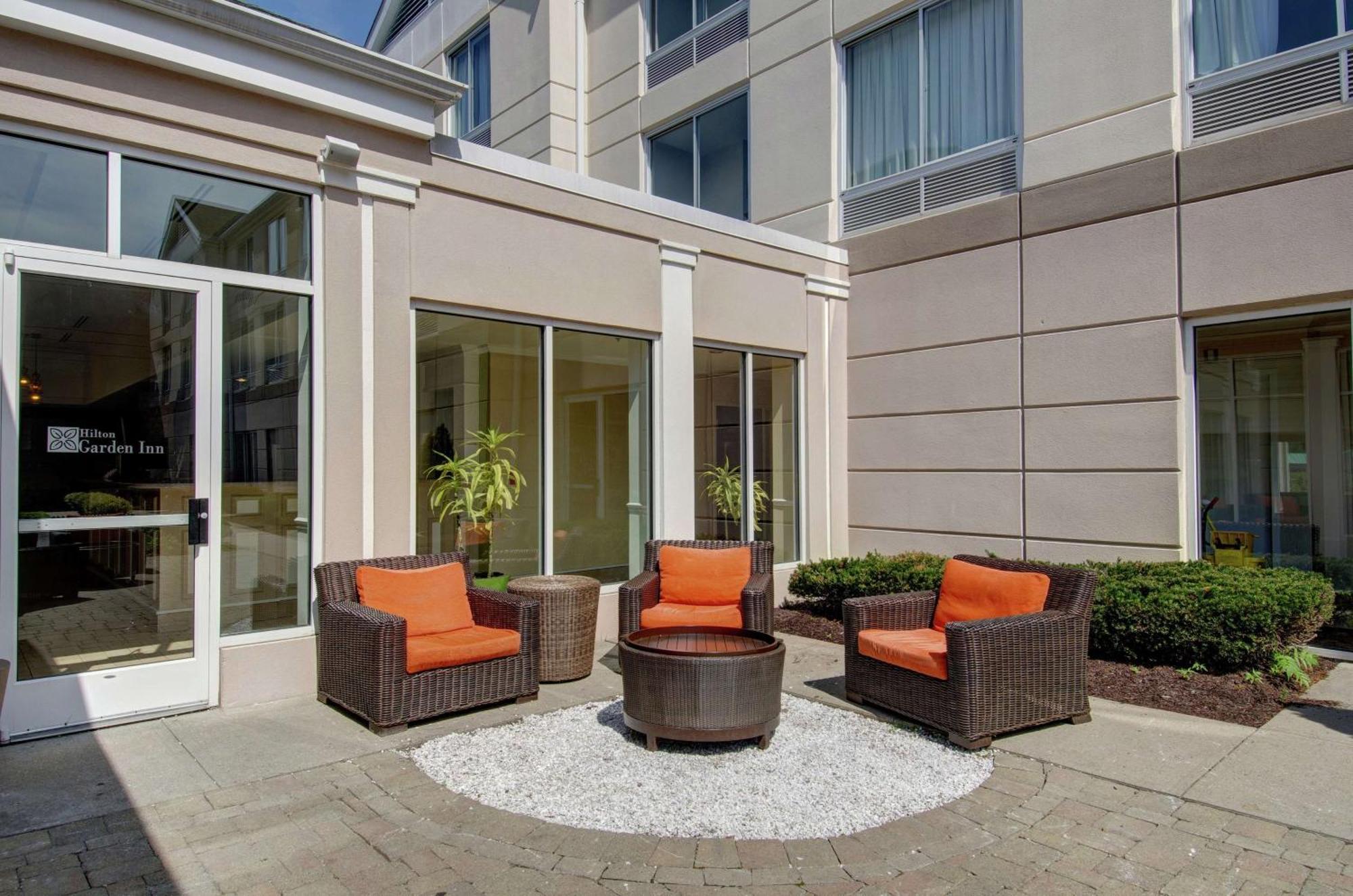 Hilton Garden Inn Norwalk Esterno foto