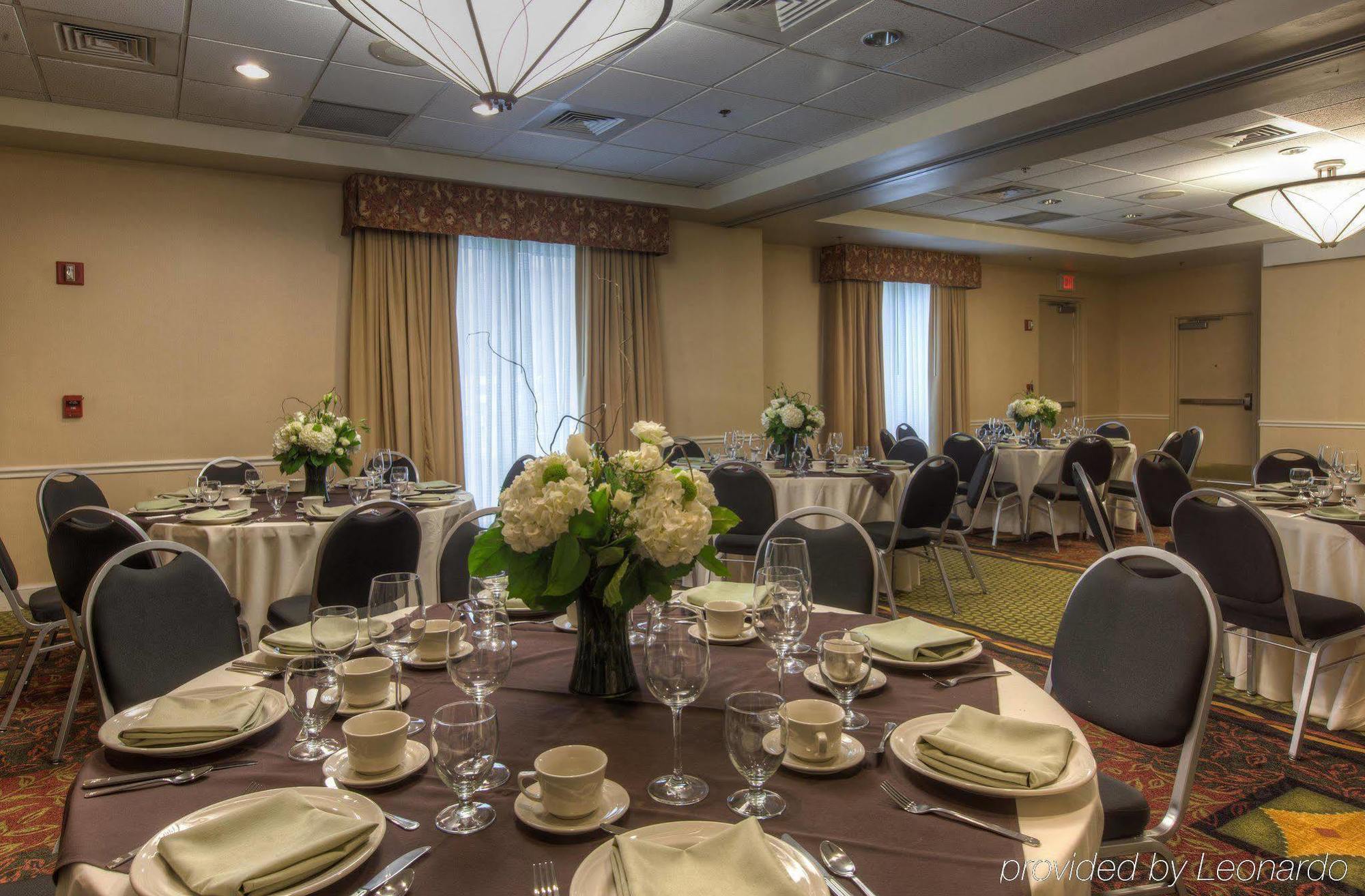 Hilton Garden Inn Norwalk Ristorante foto